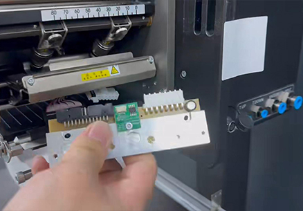 实诺锐打印机-打印头更换